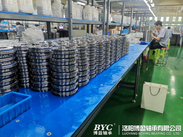 1630286581579099.jpg 薄壁交叉圓柱滾子軸承.jpg