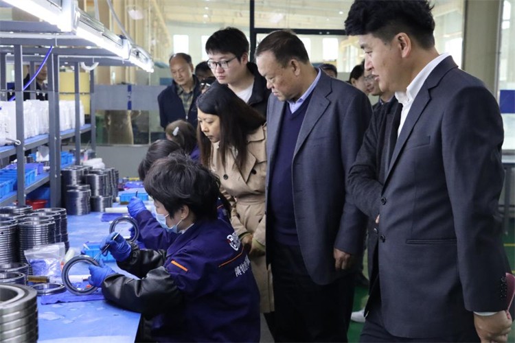 1681093127513282.jpg 北京航空航天大學(xué)發(fā)動(dòng)機(jī)研究院教授2.jpg